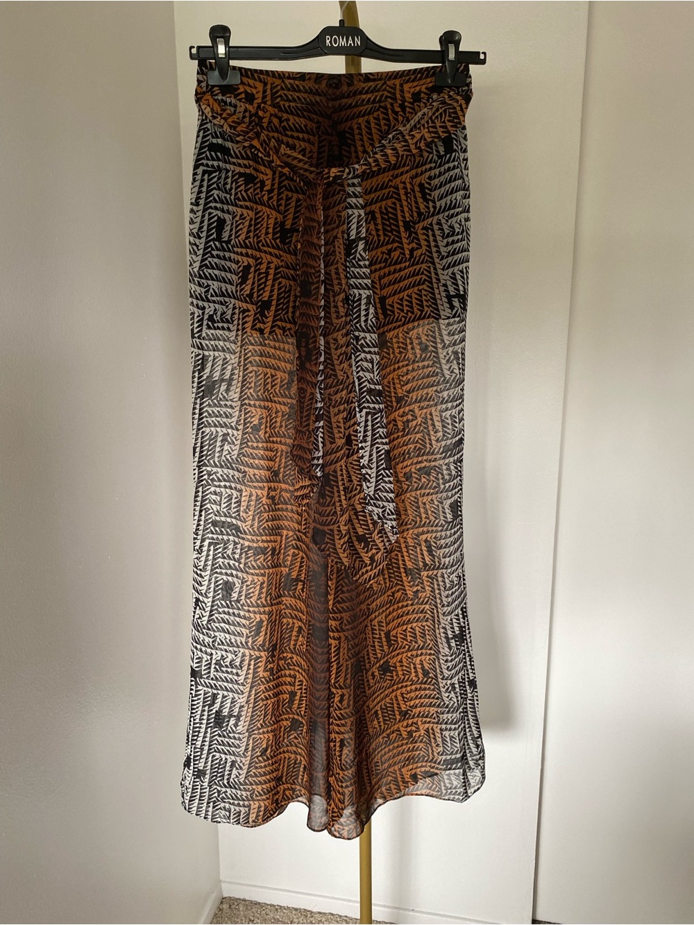 Bebe Sheer Printed Chiffon Overlay Pants with Built-In Shorts Size 2 - Picture 2 of 13